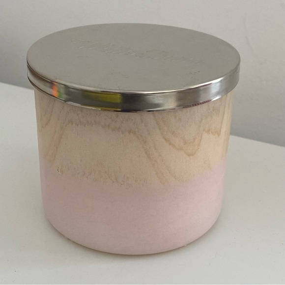 Bath & Body Works Limited Edition Market Peach 3-Wick Candle - Picture 3 of 5